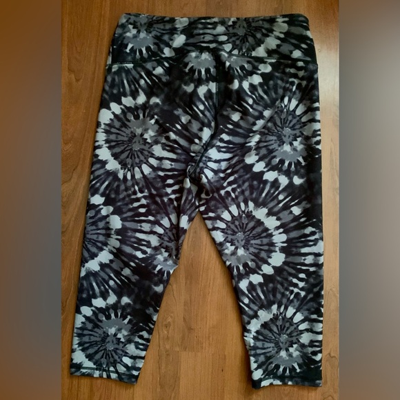 ACTIV8 Women’s Leggings Black Tie Dye Size XLarge - Picture 3 of 5